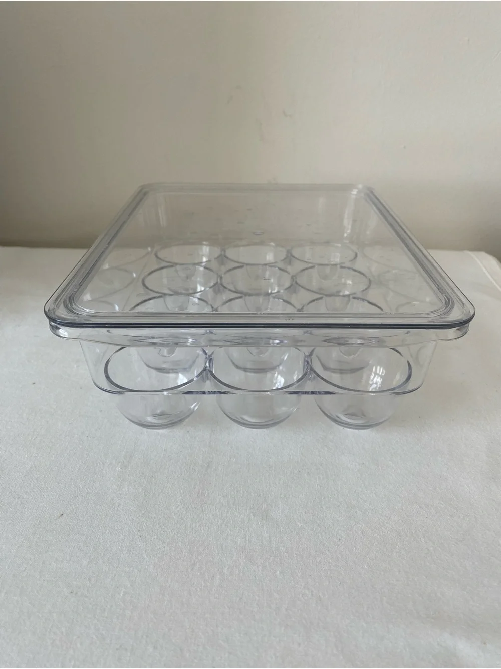 Egg tray fridge organizer for 1 dozen eggs